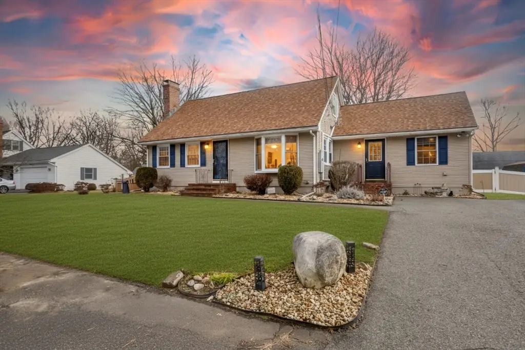 47 Roberta Cir, Agawam, MA 01001 - Image #1