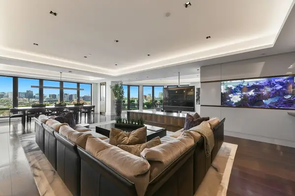 776 Boylston #E11A, Boston, MA 02199