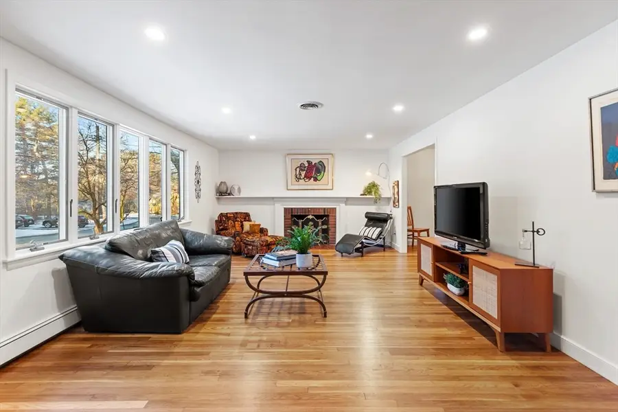 20 Wildwood Dr, Bedford, MA 01730 - Image #3