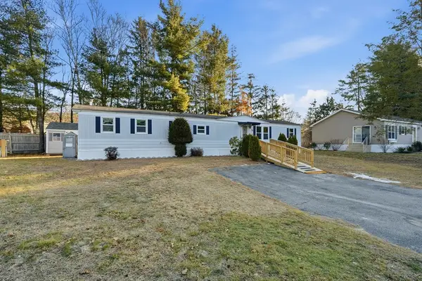 11 Lisa Circle, Merrimac, MA 01860