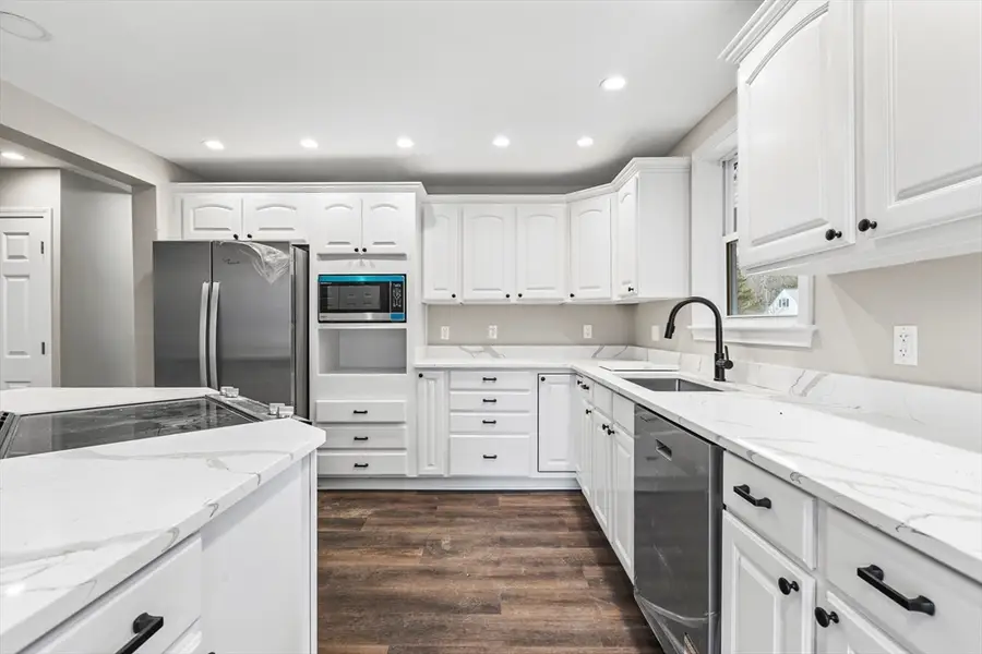 233 Central St, Foxboro, MA 02035 - Image #3