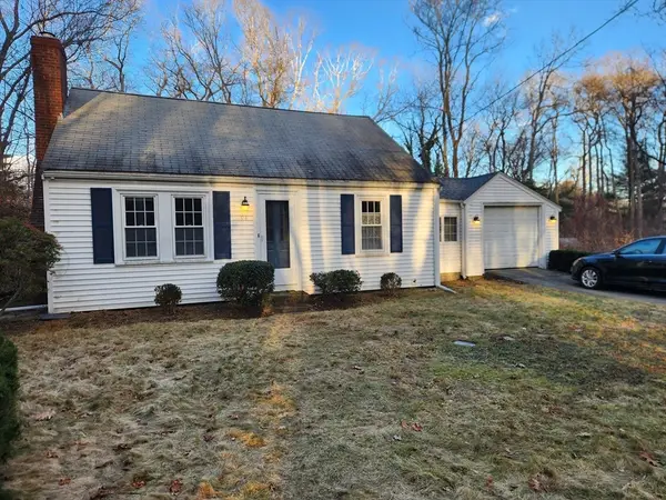 94 Old Oaken Bucket Rd, Scituate, MA 02066