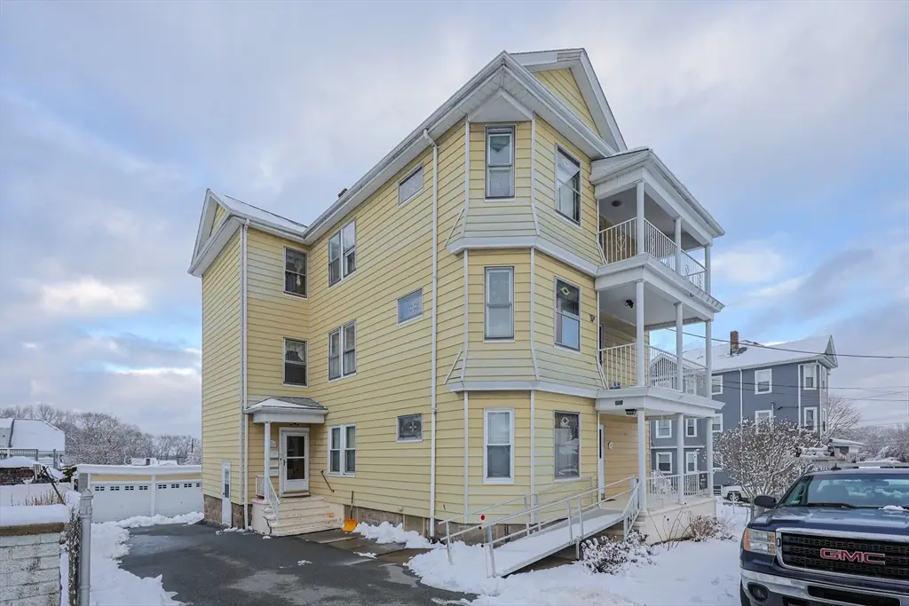352 Barnes St, Fall River, MA 02723 - Image #1