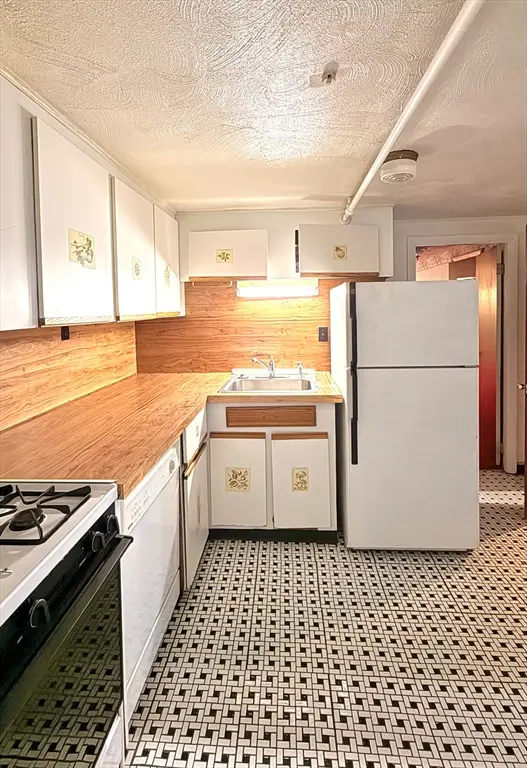 27 Ralwood Rd, Boston, MA 02136 - Image #3