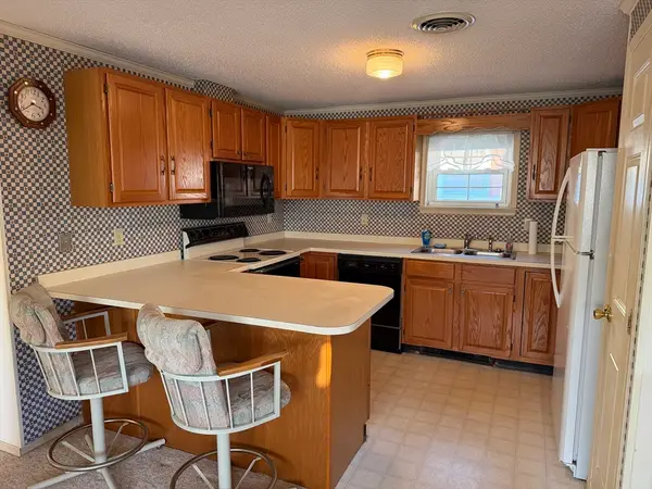 5 Virginia Ave, Marlborough, MA 01752