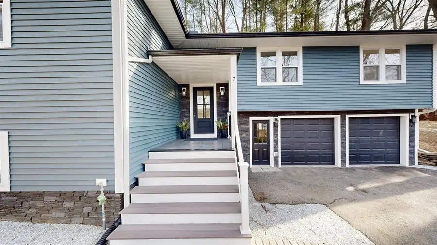 7 Woodlawn Drive, Sturbridge, MA 01566 - Image #2