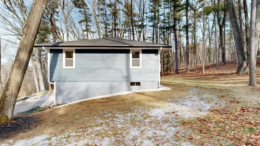 7 Woodlawn Drive, Sturbridge, MA 01566 - Image #3