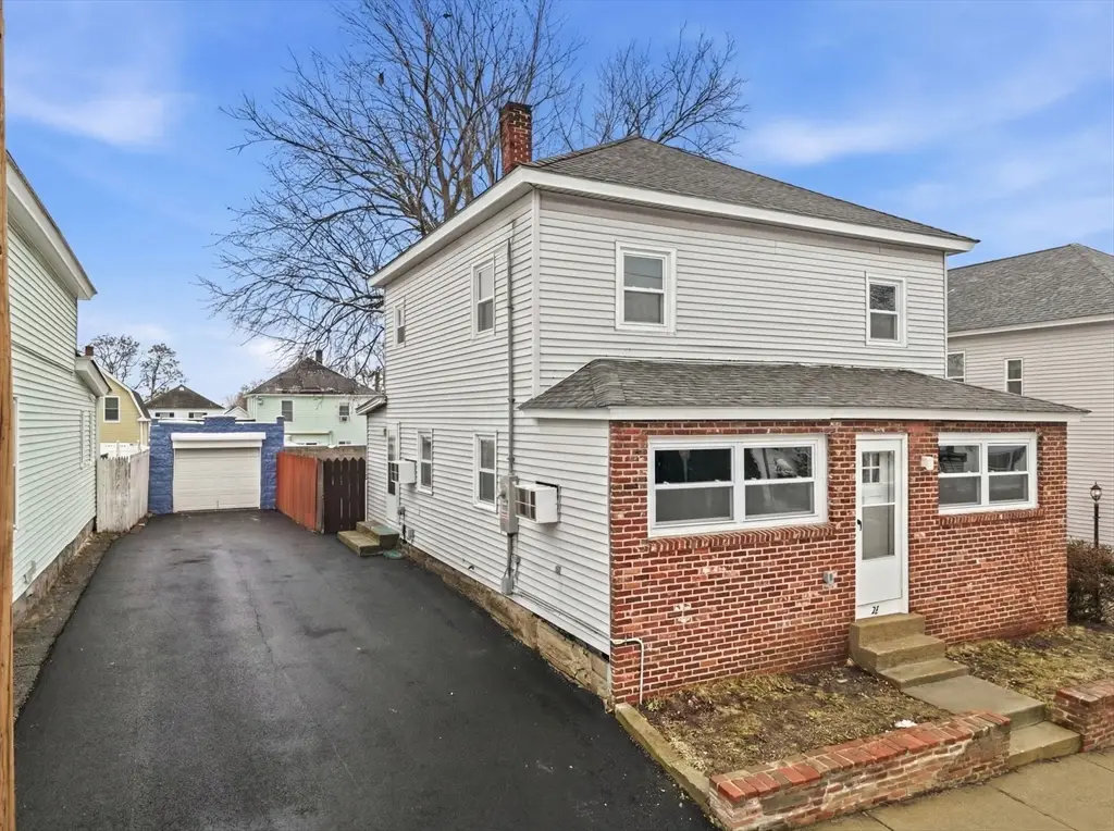 27 Bunker Hill Ave, Lowell, MA 01850 - Image #1