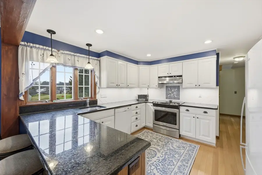 24 E View Dr, Feeding Hills, MA 01030 - Image #2