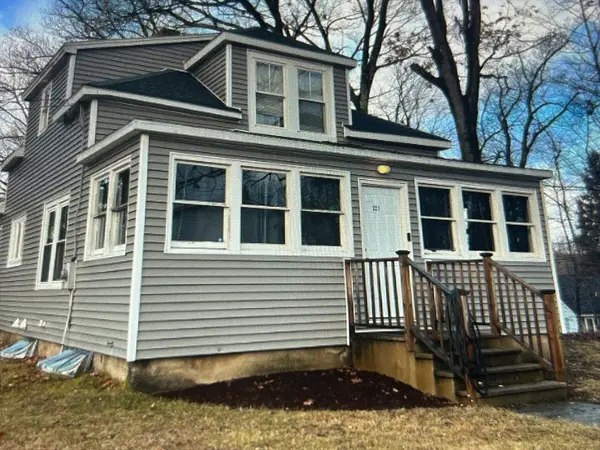 221 Harvard Ave, Athol, MA 01331