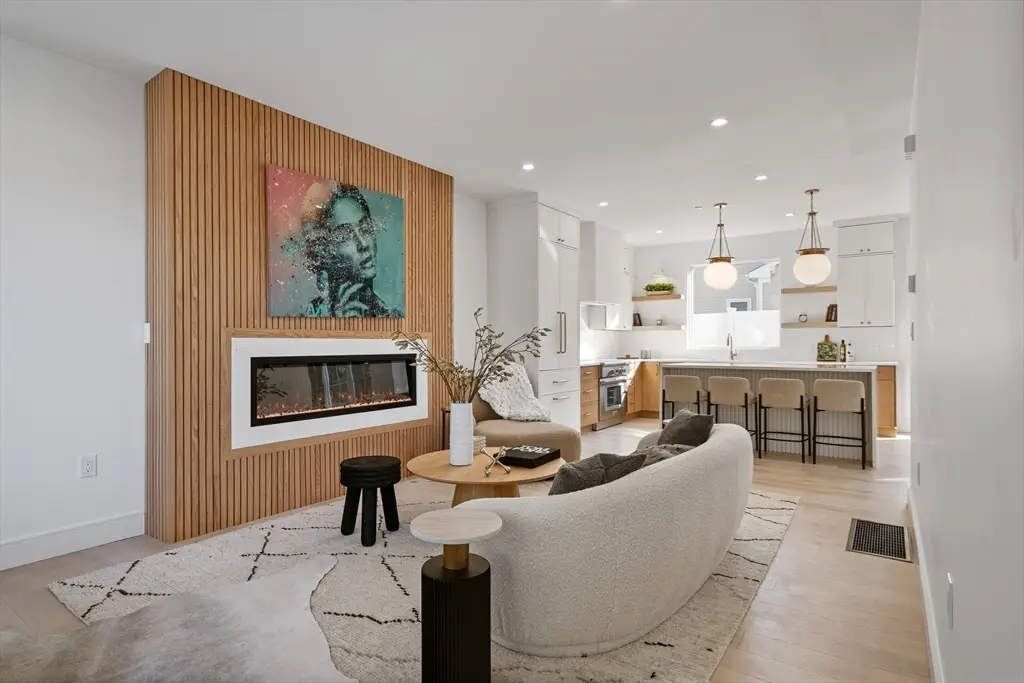 15 Jewett Pl #C, Newton, MA 02458 - Image #1