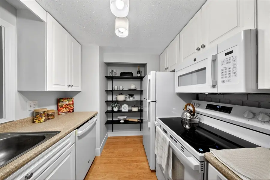 55 Greentree Ln #47, Weymouth, MA 02190 - Image #3