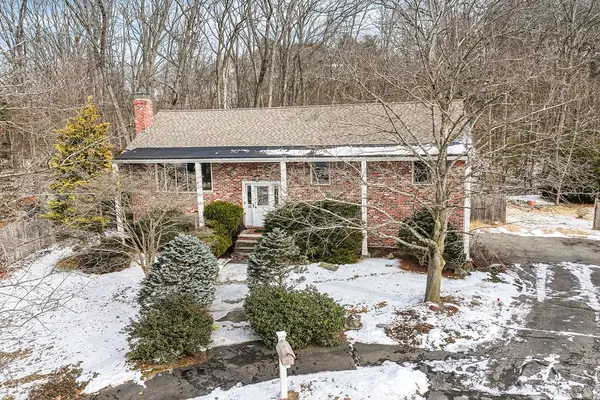 90 Sunnyside Ave, Reading, MA 01867