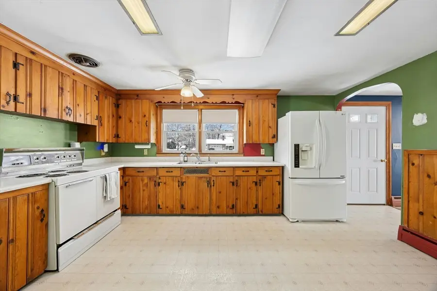 156 Hurd St, Fitchburg, MA 01420 - Image #3