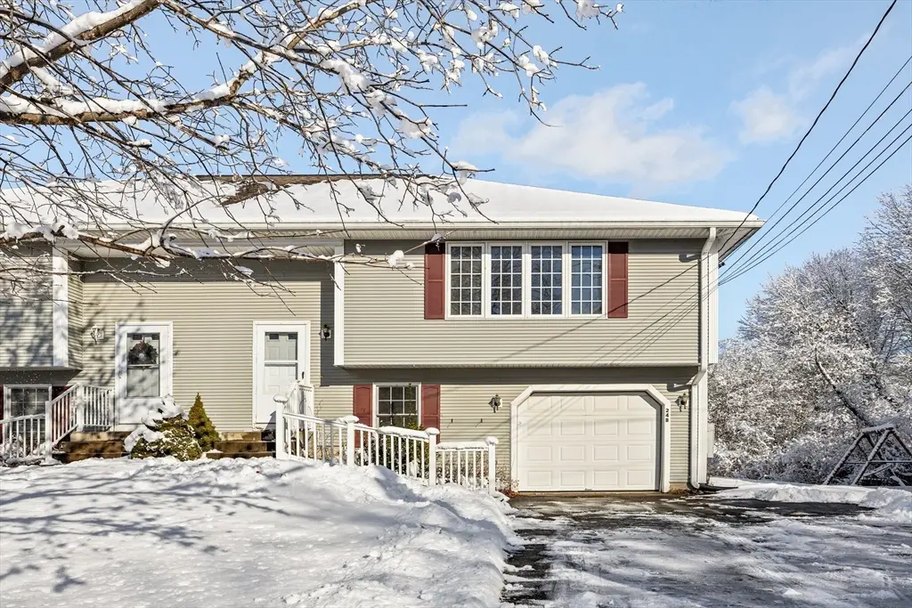 24 Sunflower Lane #B, Westfield, MA 01085 - Image #1