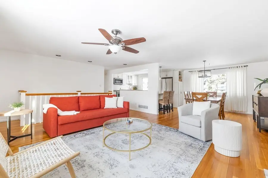 44 Agnes Dr, Framingham, MA 01701 - Image #2