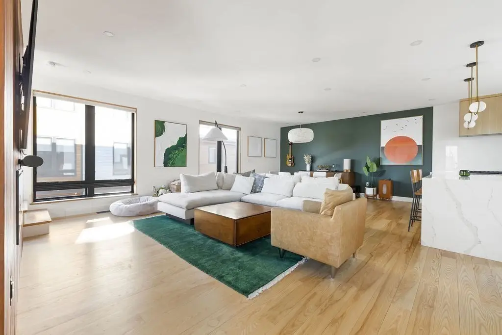 31 Hall St #2, Waltham, MA 02453 - Image #1