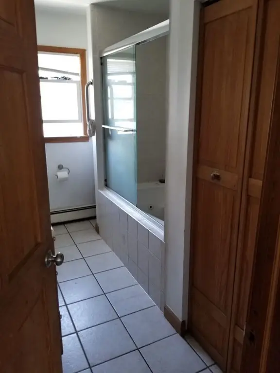 31 Russell St, West Springfield, MA 01089 - Image #2