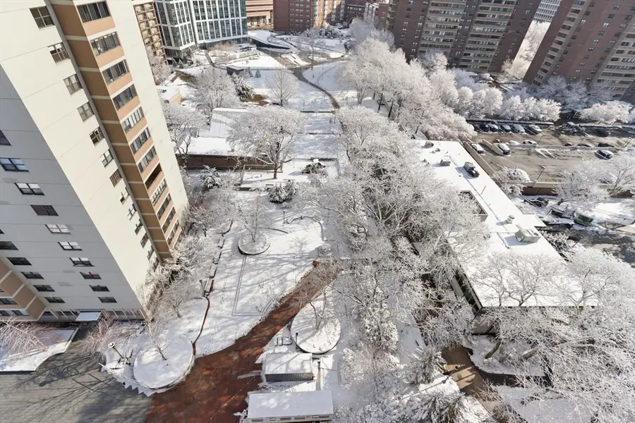 8 Whittier Place #17E, Boston, MA 02114 - Image #3