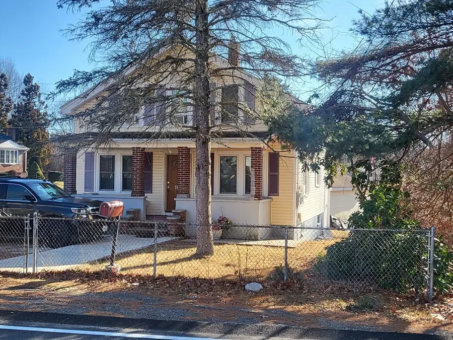 438 School St, Stoughton, MA 02072 - #2