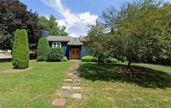 2 Sturbridge Ave, Smithfield, RI 02828