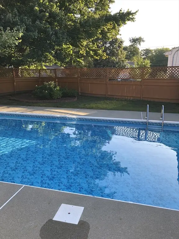 2 Sturbridge Ave, Smithfield, RI 02828 - Image #2