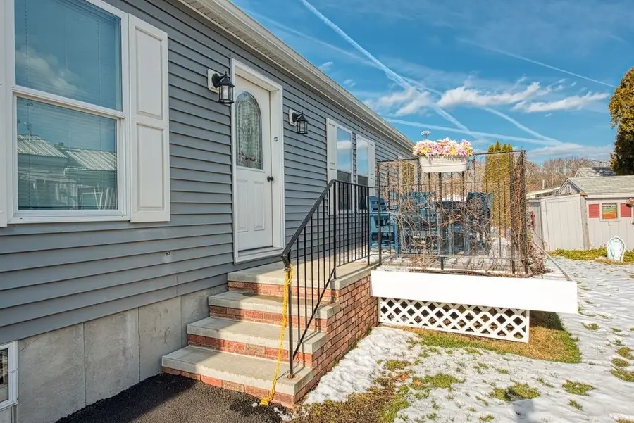 16 Jason Way #16, West Bridgewater, MA 02379 - #3