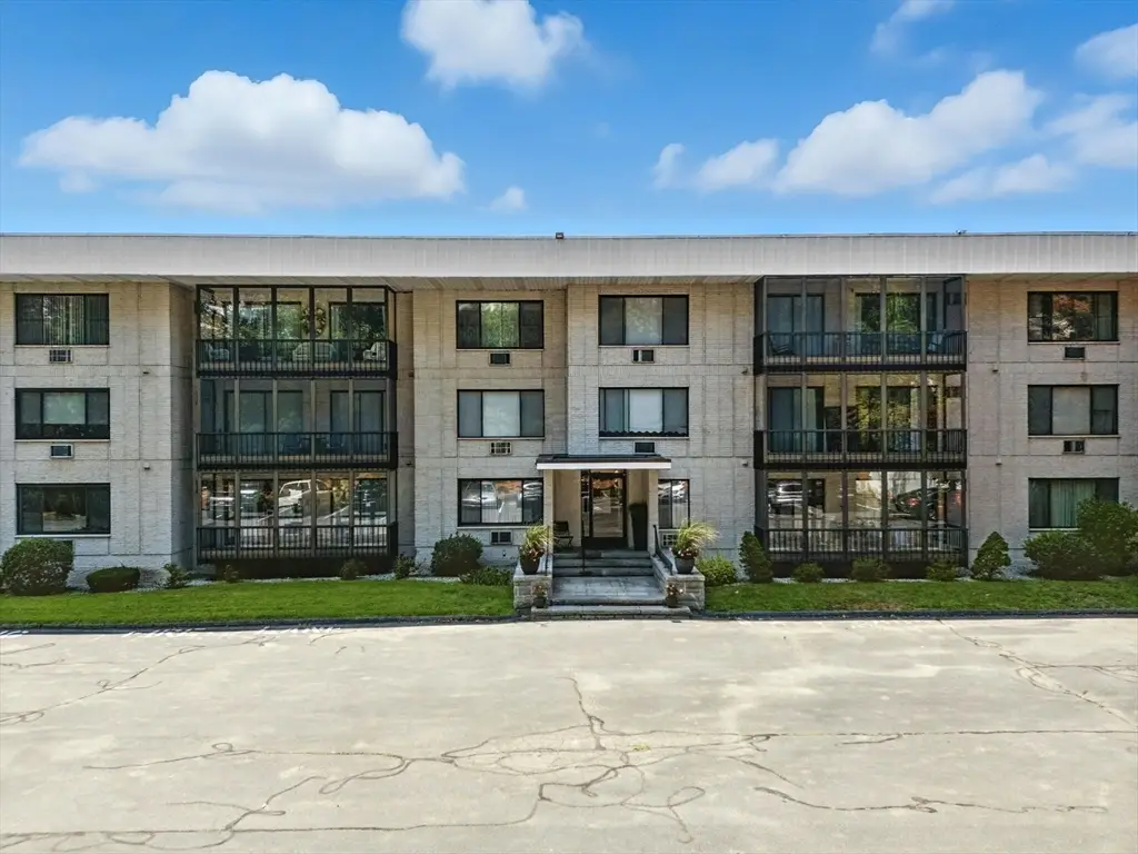 234 Nesmith St #8, Lowell, MA 01852 - Image #1