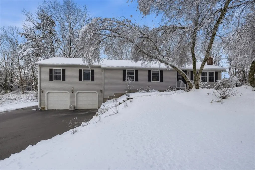 52 Montclair Dr, North Attleboro, MA 02760 - Image #1