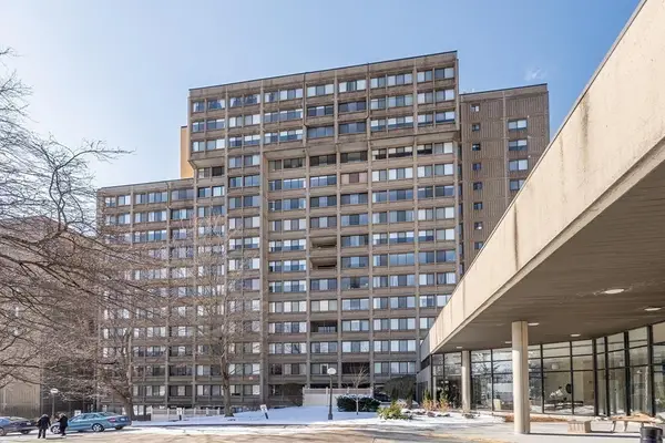 250 Hammond Pond Parkway #213S, Newton, MA 02467