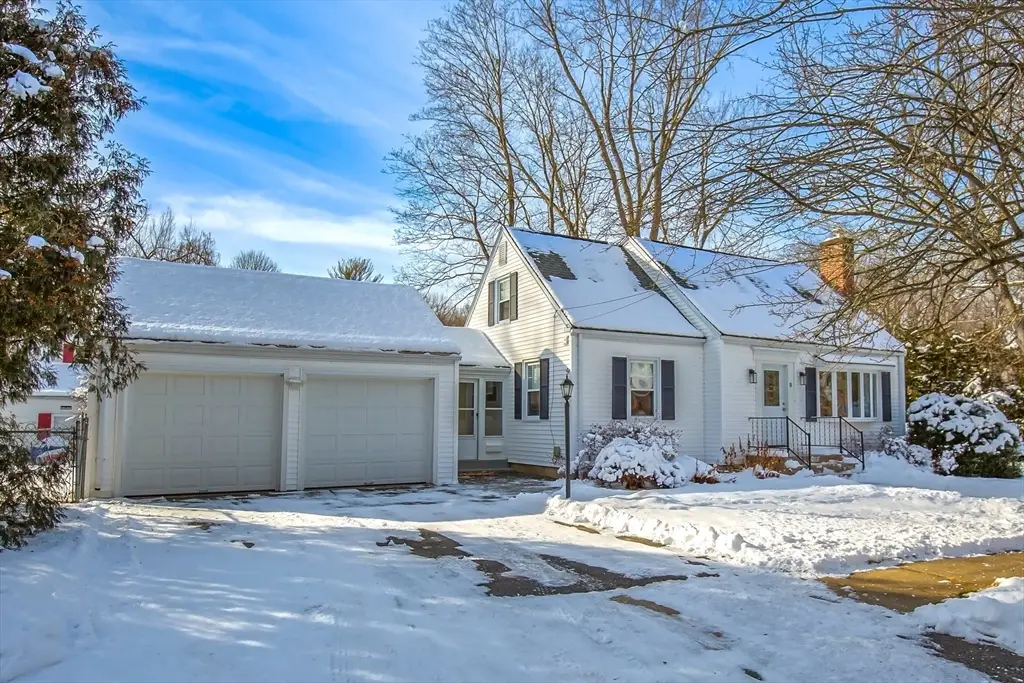 11 Nevins Ave, Longmeadow, MA 01106 - Image #1