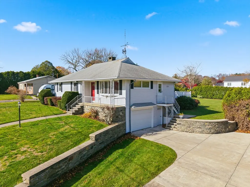 9 Monmouth St, Acushnet, MA 02743 - Image #1