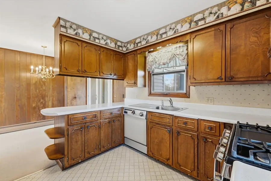 9 Monmouth St, Acushnet, MA 02743 - Image #3