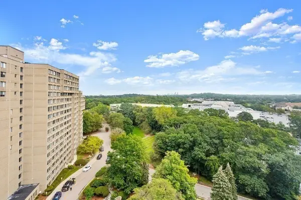 250 Hammond Pond Parkway #1205N, Newton, MA 02467
