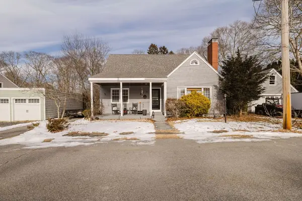 24 Cala Ave, Tiverton, RI 02878
