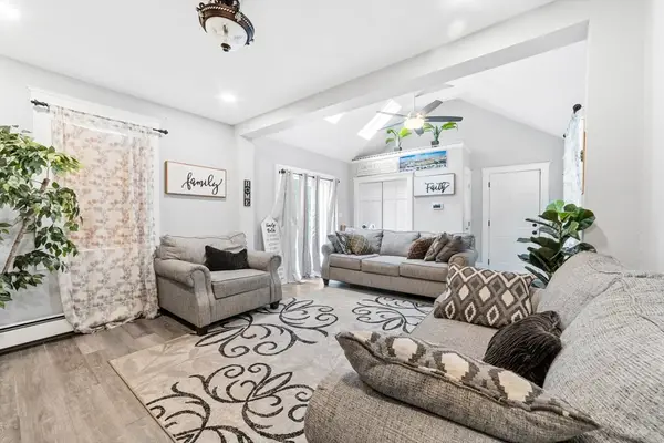 108 Tremont St, Taunton, MA 02780