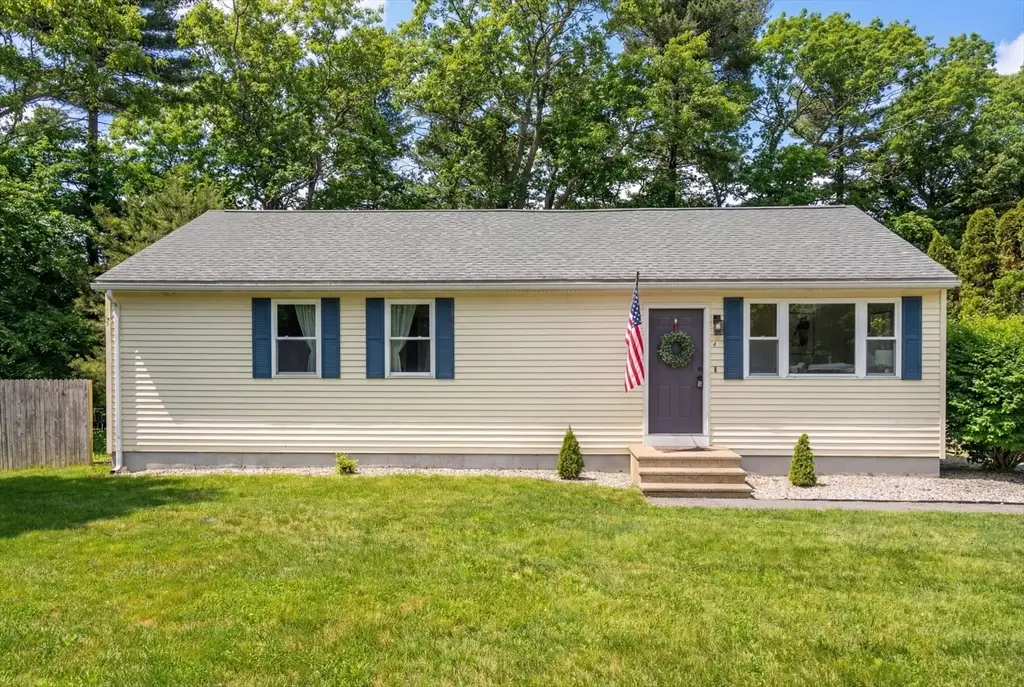 4 French River Cir, Oxford, MA 01540 - Image #1