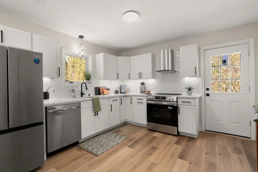 4 French River Cir, Oxford, MA 01540 - Image #2