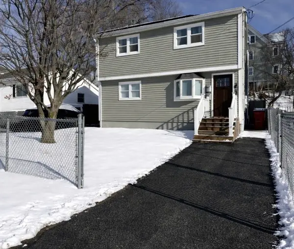 254-256 Pleasant St, Lowell, MA 01852