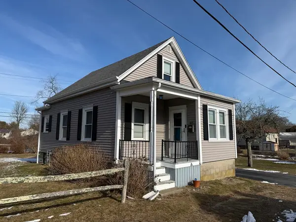 69 Norton St, Dartmouth, MA 02748