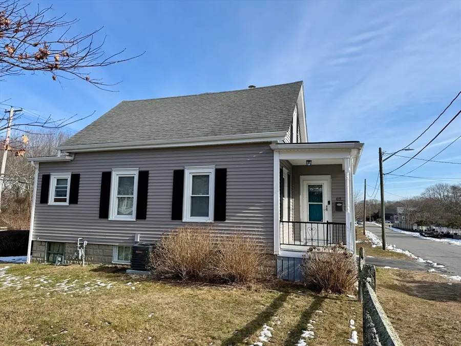 69 Norton St, Dartmouth, MA 02748 - Image #2