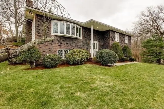 33 Lake Avenue, Stoneham, MA 02180 - Image #3