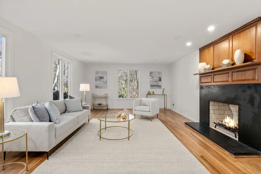 183 Kings Grant Rd, Weston, MA 02493 - Image #2