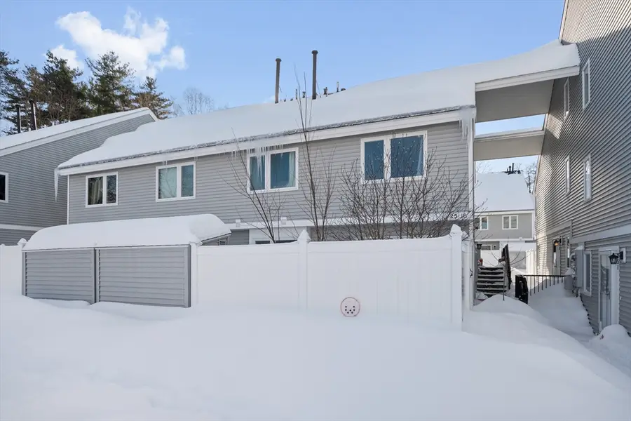 25 Meadow Pond Dr #J, Leominster, MA 01453 - Image #2