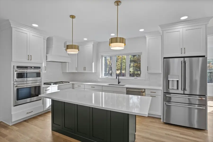 6 Colonel Rolls Dr, Westford, MA 01886 - Image #2