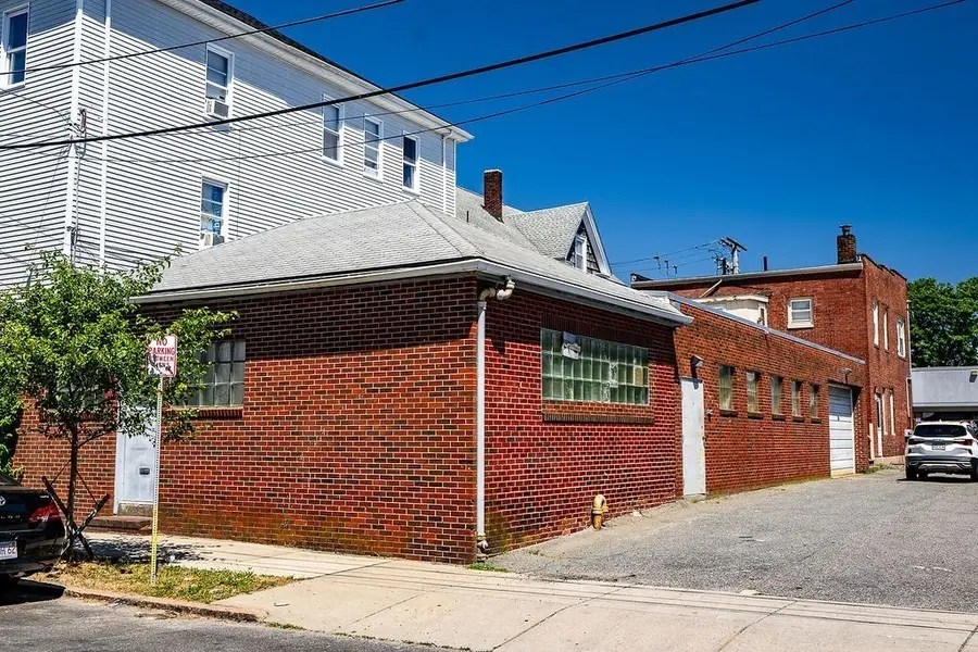 272 Sawyer St, New Bedford, MA 02746 - #2