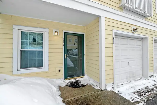 311 Gazebo Cir #311, Reading, MA 01867