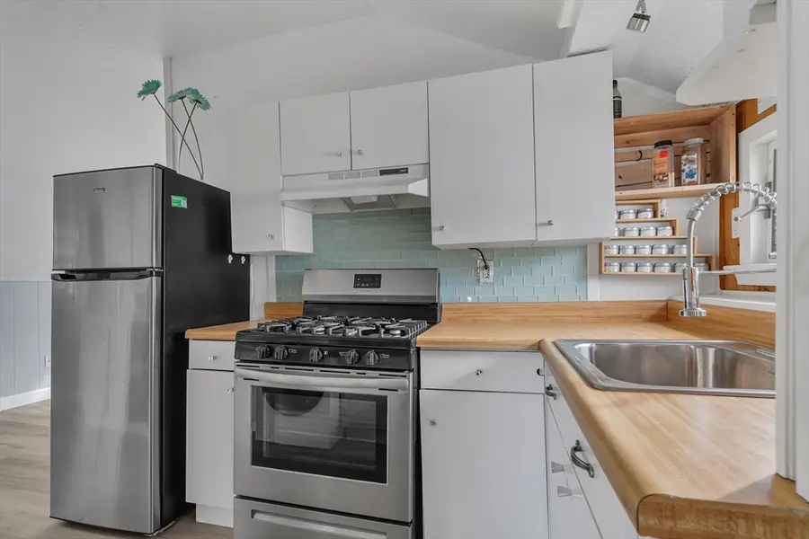 10-R Barnes St, Wareham, MA 02571 - Image #3