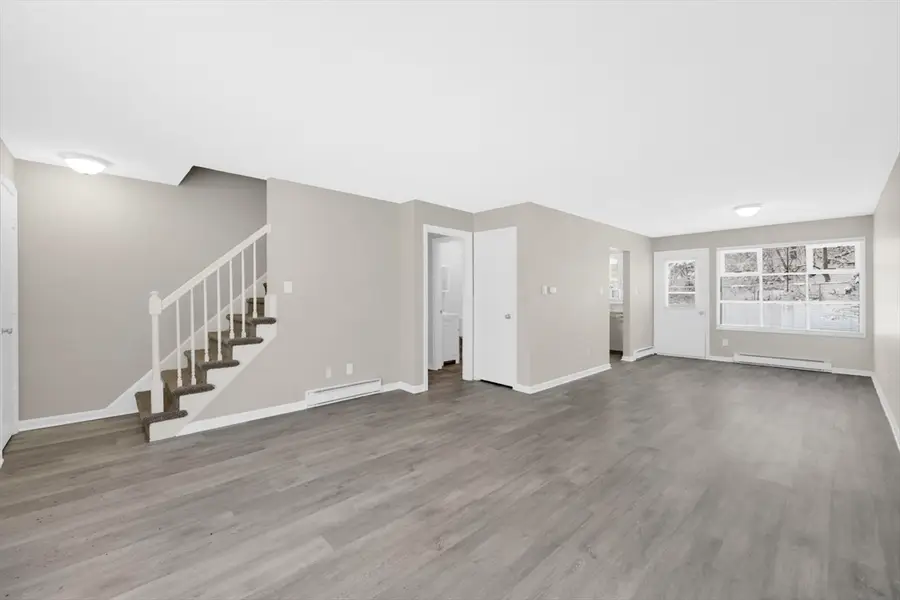 106-108 Breckwood Cir, Springfield, MA 01119 - Image #3