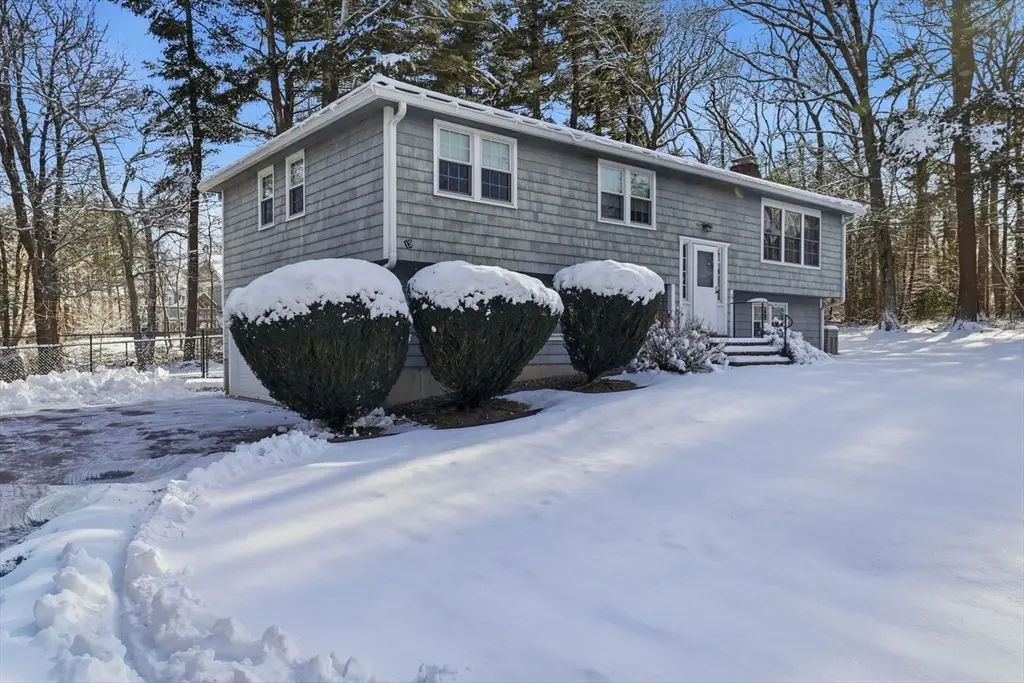 19 Dunster Ln, Scituate, MA 02066 - Image #1